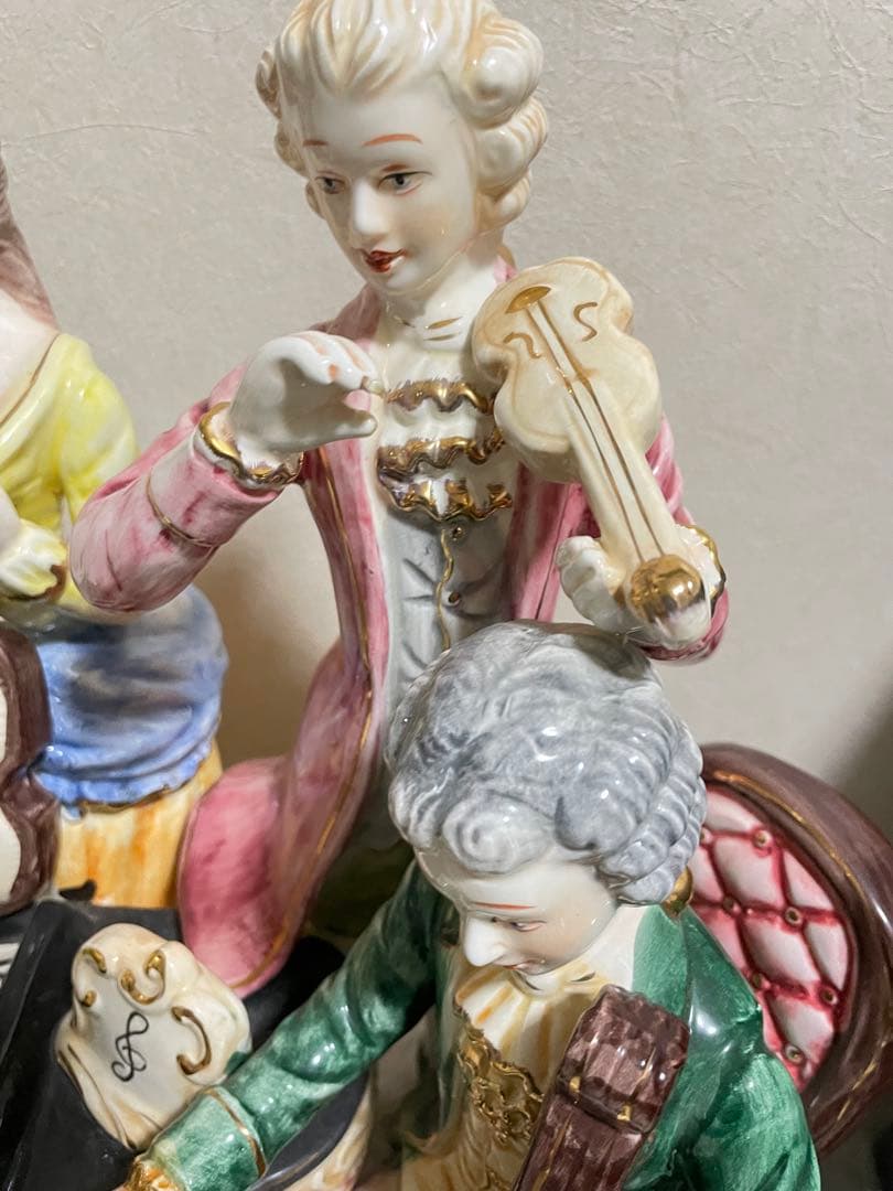 インテリア置物　陶器人形　カポティモンテ製 全長約40センチ