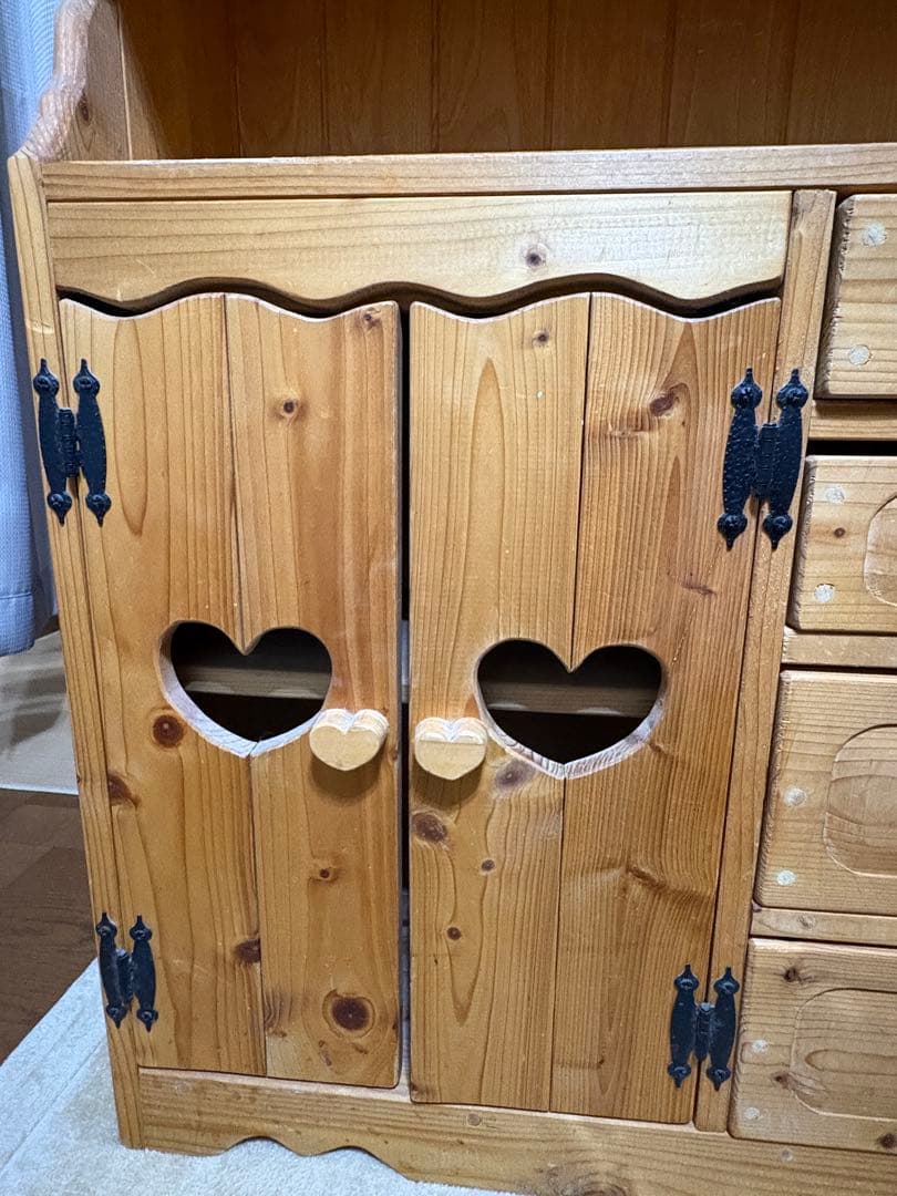 カントリー家具　ハート　キャビネット