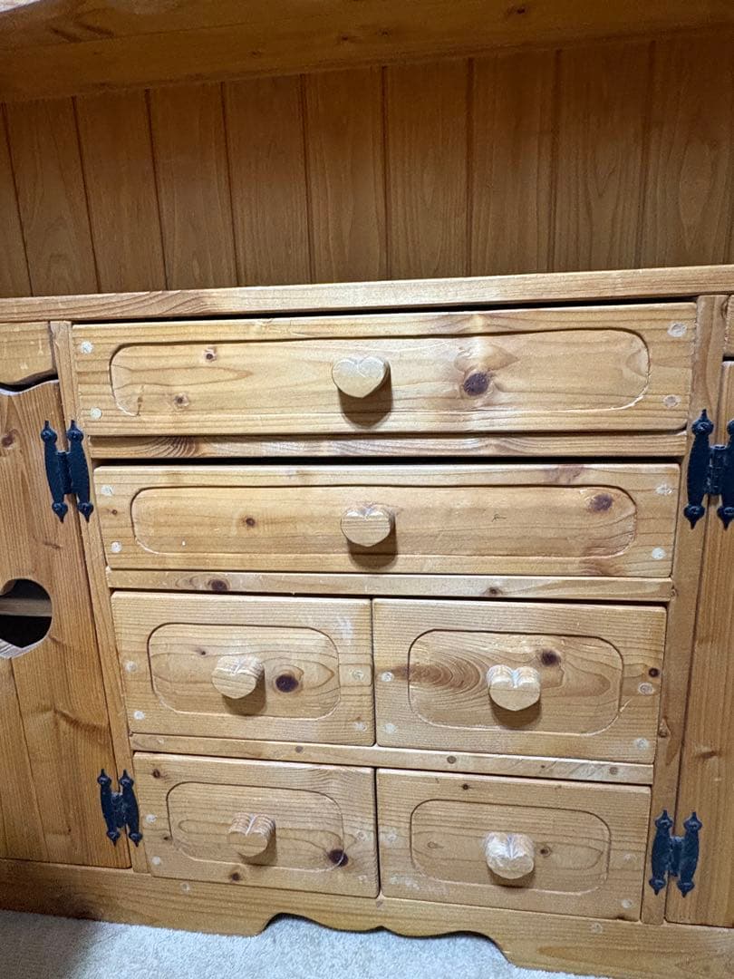 カントリー家具　ハート　キャビネット