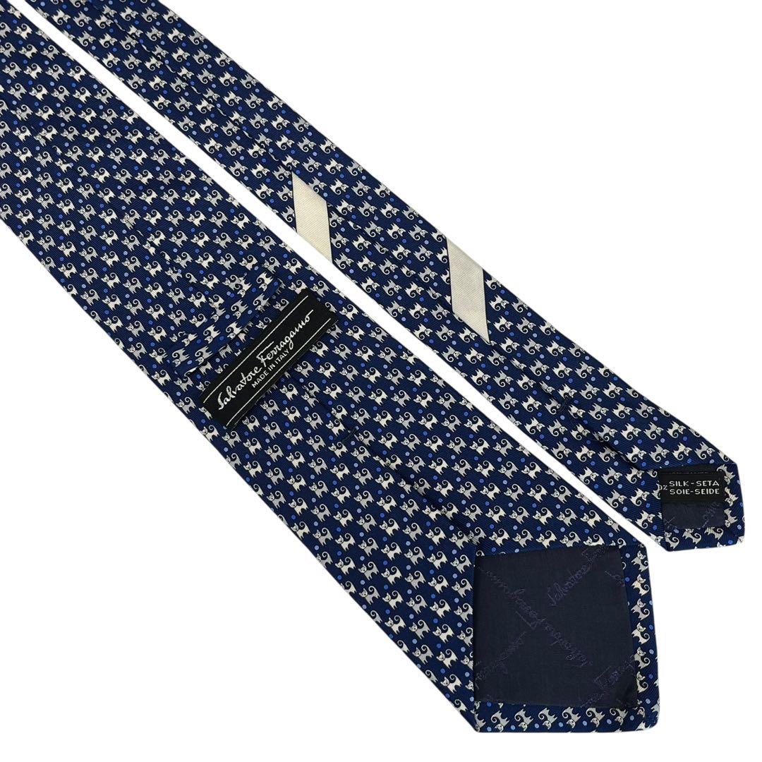 極美品⭐︎サルヴァトーレフェラガモ シルク100% イタリア製ネクタイ ブルー
