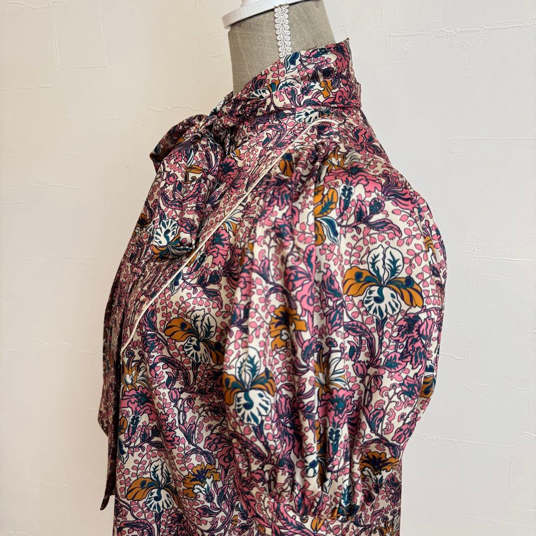 美品　STRASBURGO ストラスブルゴ　ボウタイブラウス　花柄　36
