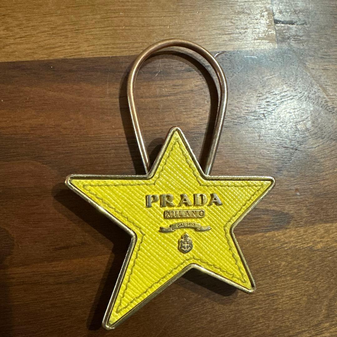 PRADA プラダ キーリング スター 星形 キーチェーン キーケース