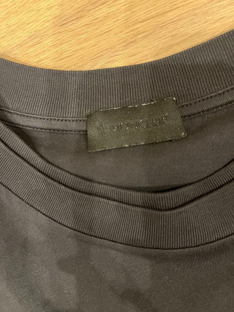 モンクレール　黒 長袖カットソー