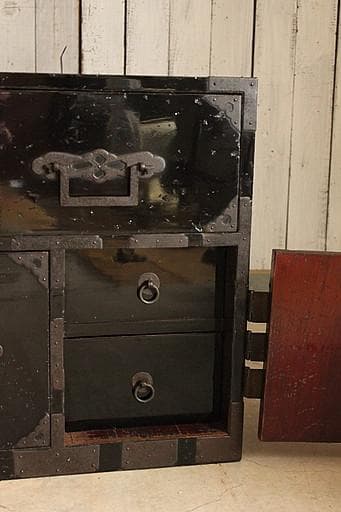 マカロン　時代庄内箪笥　兜金具　扉付き　角引手　時代家具　古家具