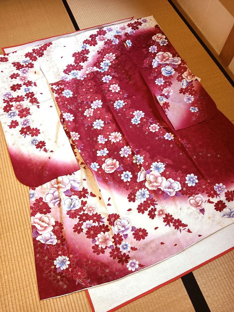 振袖フルセット　未着用　現代柄　深い赤　花づくし　極美品　丈165 裄67