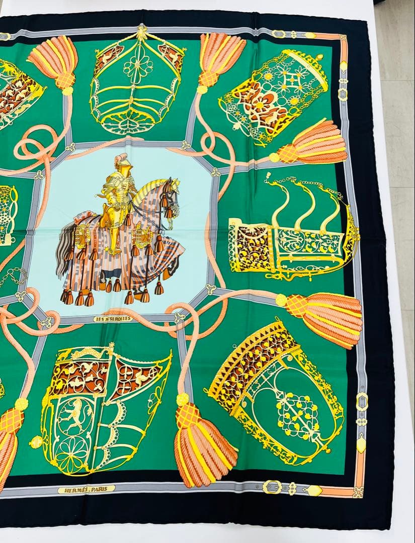 HERMES カレ90シルクスカーフ 馬の騎士 エルメス 箱付き