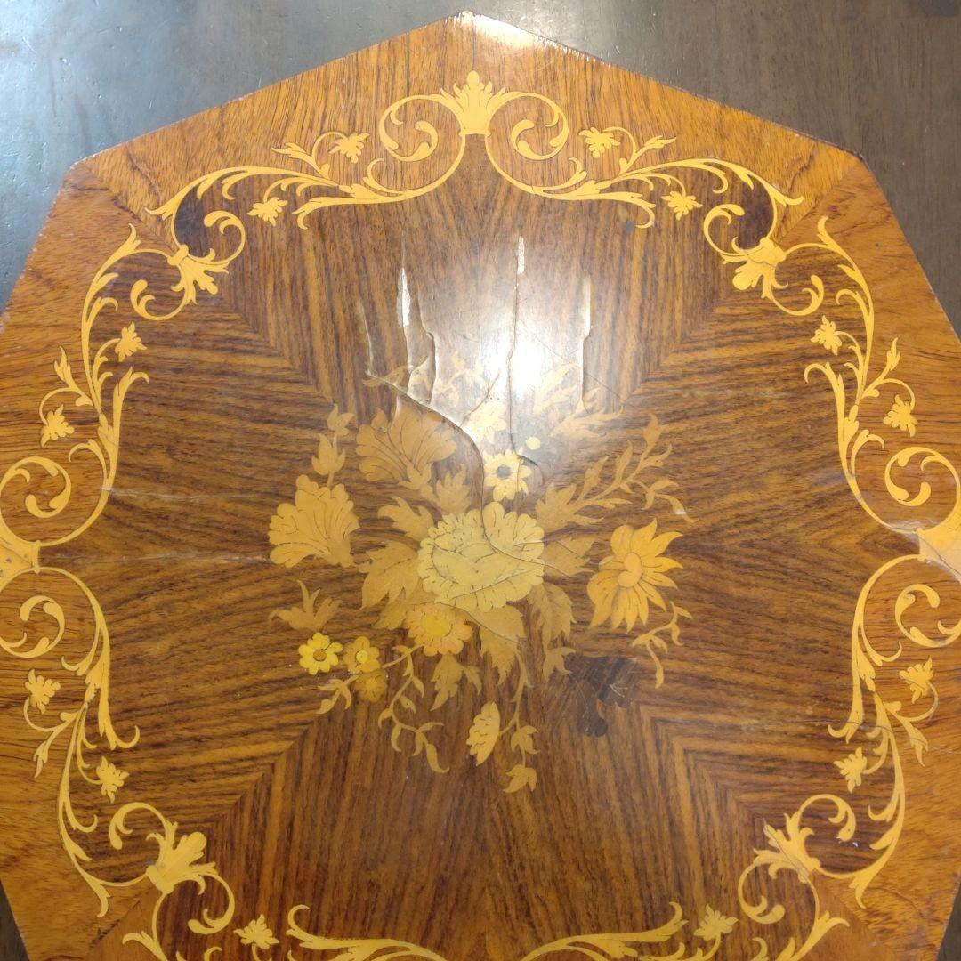 アンティーク 八角形 木製 テーブル 花模様の象嵌　カフェテーブル