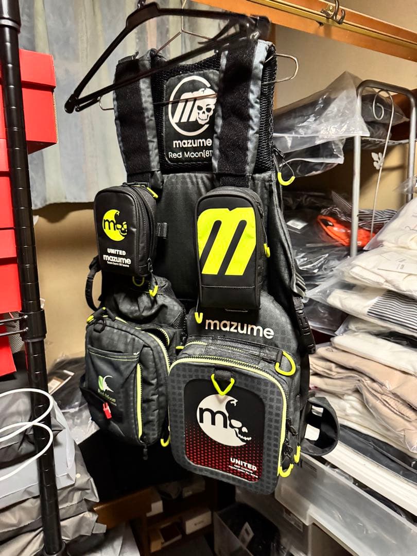 美品　マズメ レッドムーンライフジャケット 8th 送料無料