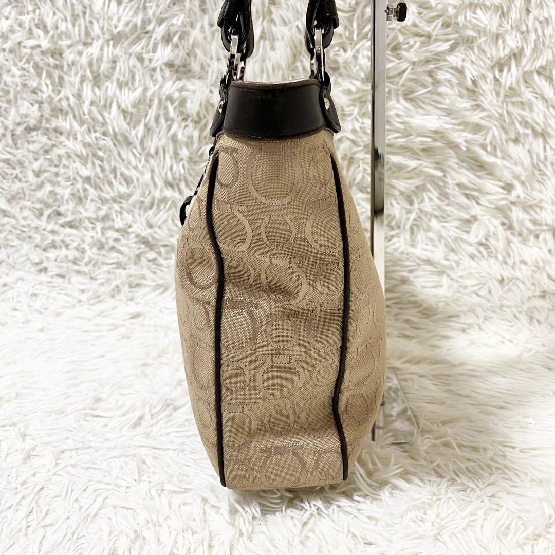 ✨美品✨サルヴァトーレフェラガモ トートバッグ レザー ガンチーニ シルバー金具