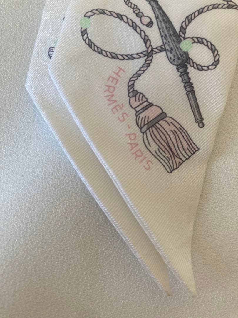 【美品】エルメス　ツイリー レクレアポア 白