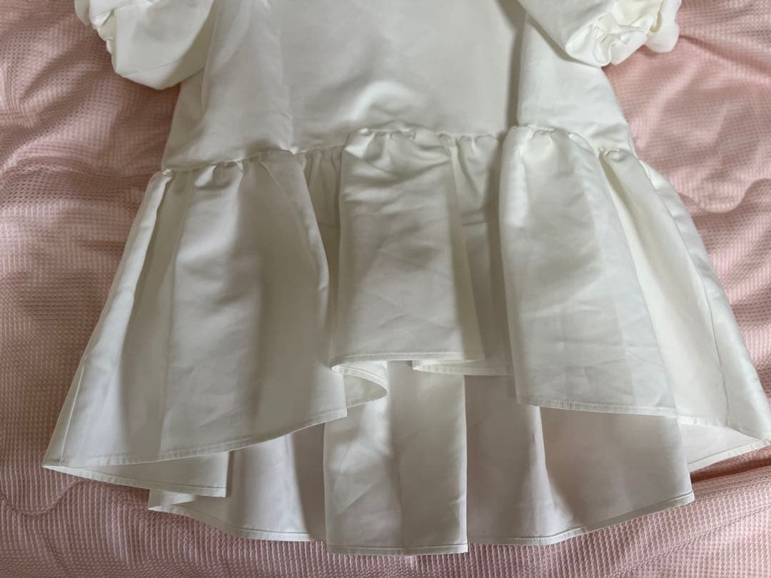 ツルバイマリコオイカワ♡Eleonore ホワイトペプラムトップス