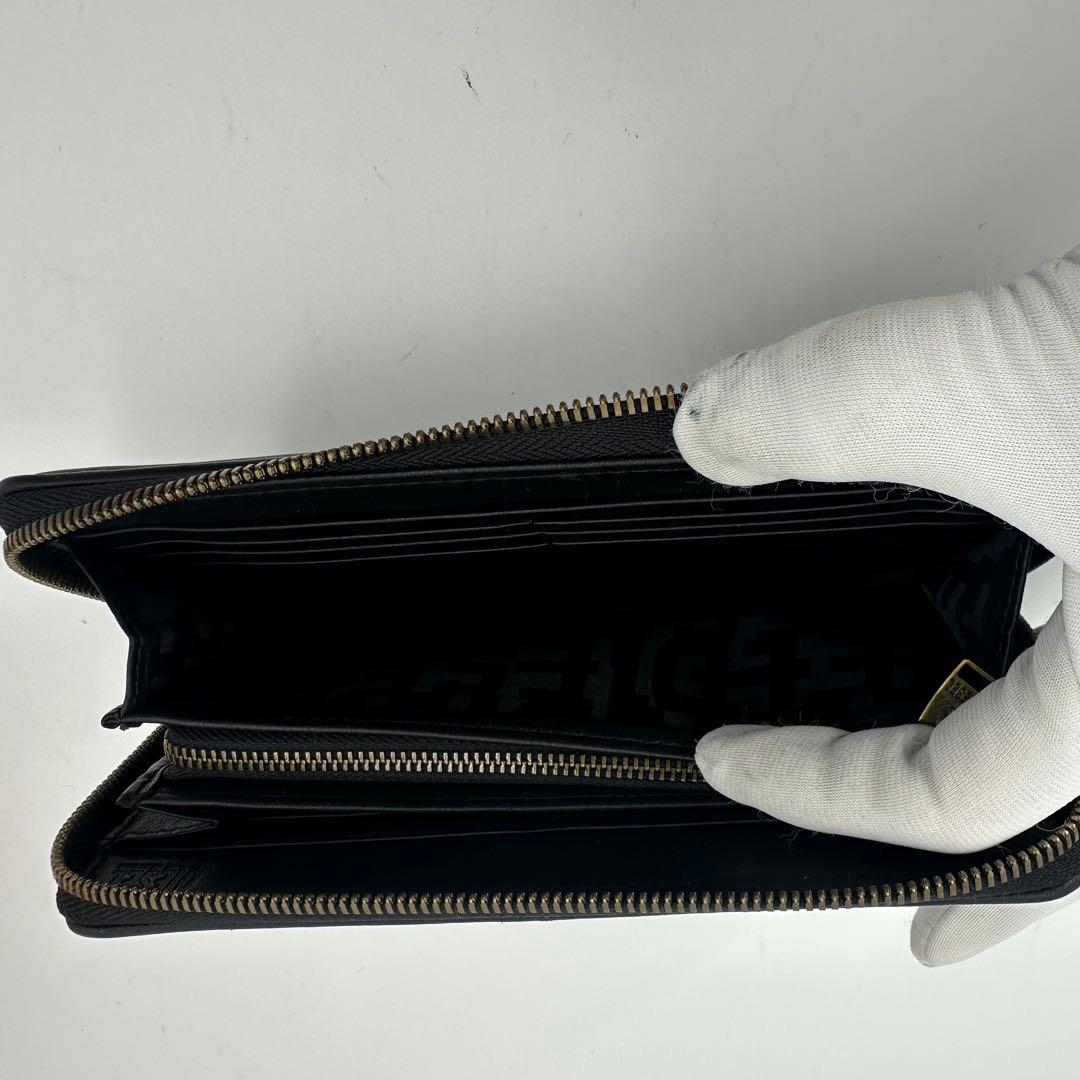 現行　美品　ディーゼル　D-VINA ラウンドジップ　長財布　キルティング　黒