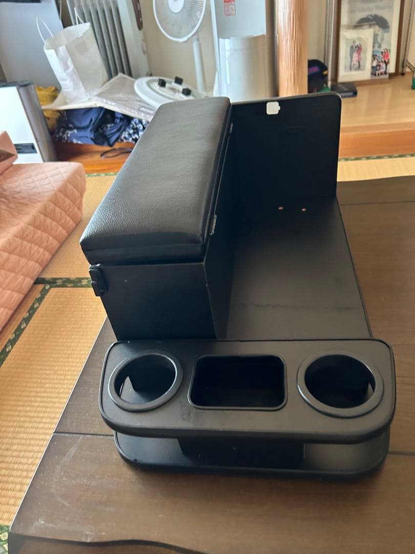 ハイエースセンターコンソール　お値下げ