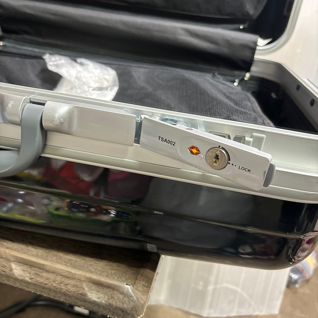 スーツケース　ブラック　sunco