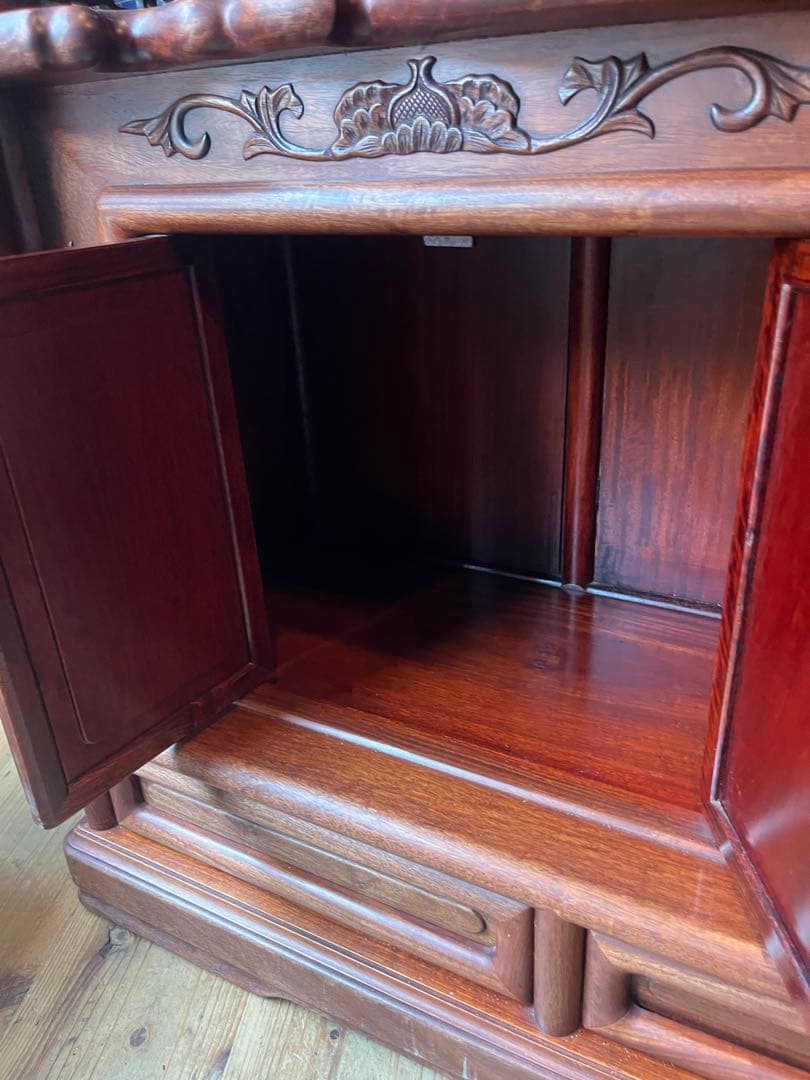 美品 茶箪笥 飾り棚 茶棚 紫檀 アンティーク 唐木 インテリア 松透彫り