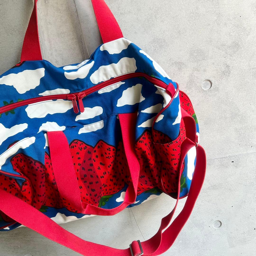 まろん。　レア　マリメッコ　マンシッカ　いちごマウンテン　ボストンバッグ