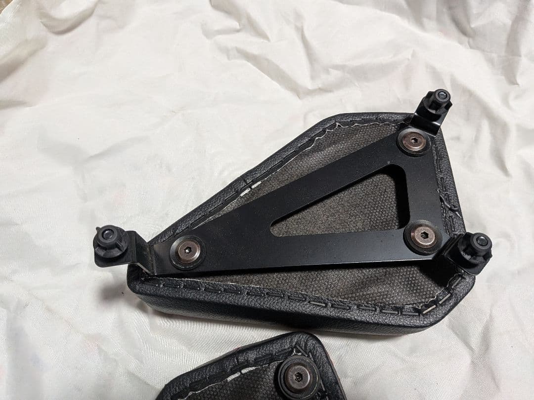 86/BRZ ZN6/ZC6 TRDニーパッド