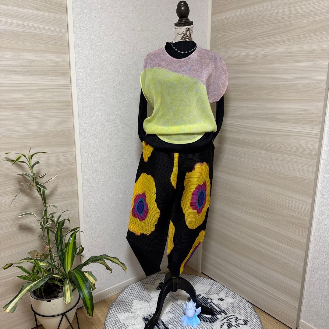 イッセイミヤケ　プリーツプリーズ　 サークルトップス