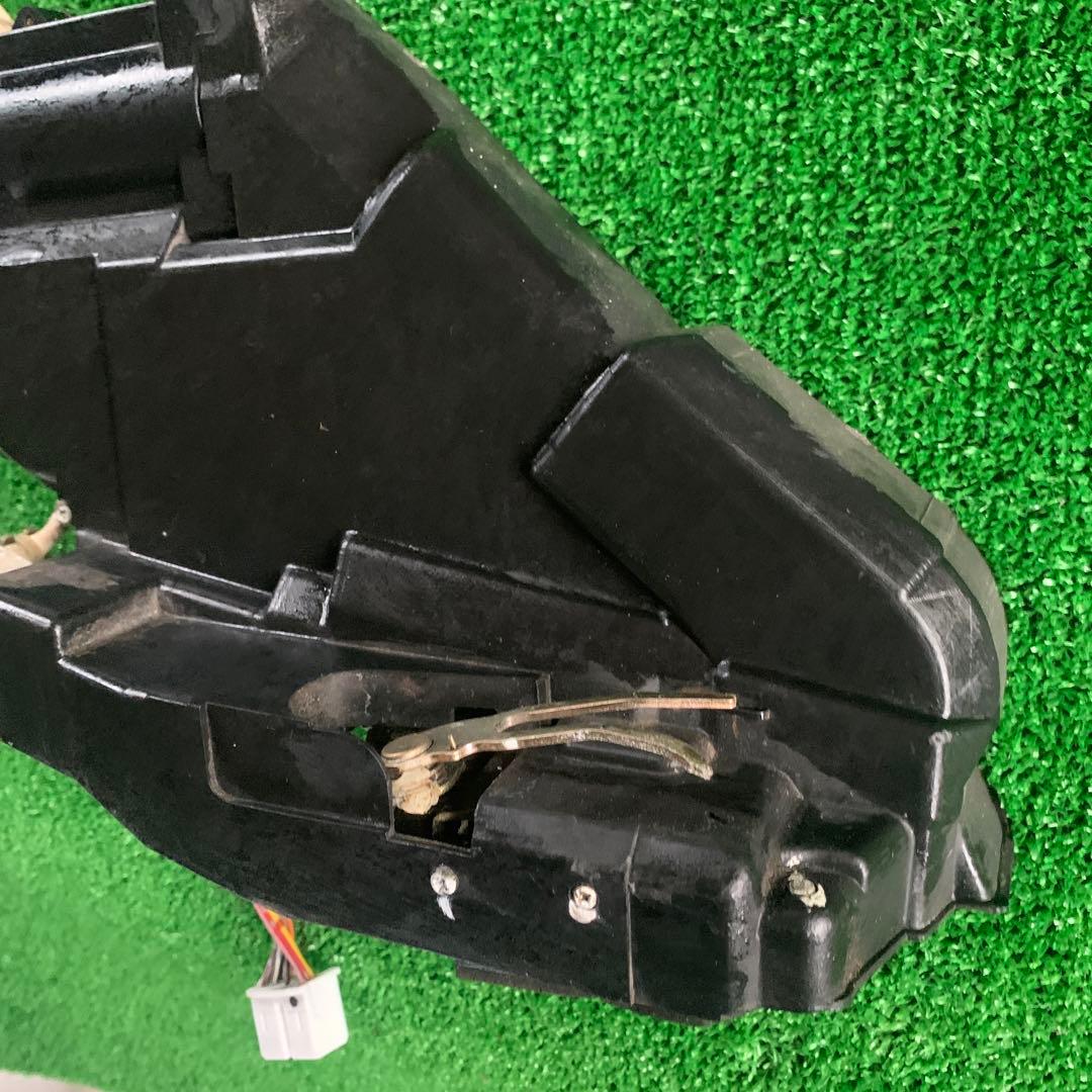 トヨタ　セルシオ　30 31 後期　純正ドアロックアクチュエーター左リア　中古品
