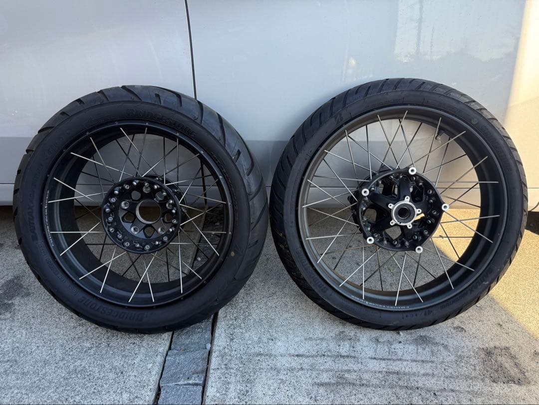  R nineTスクランブラー 純正オプション 前後ホイール＋タイヤセット