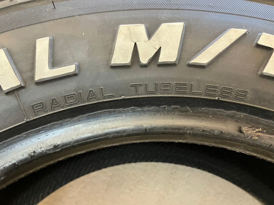 中古品　送料込　マッドスター　ゴツゴツタイヤ　U8ML 3714 0822　4本