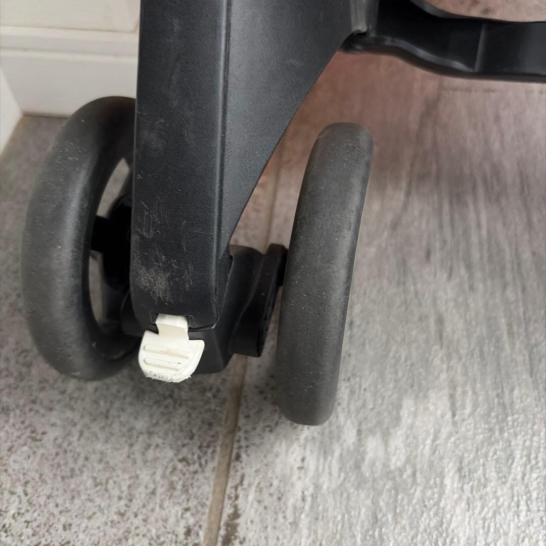 g bポキット　コンパクトベビーカー　超軽量