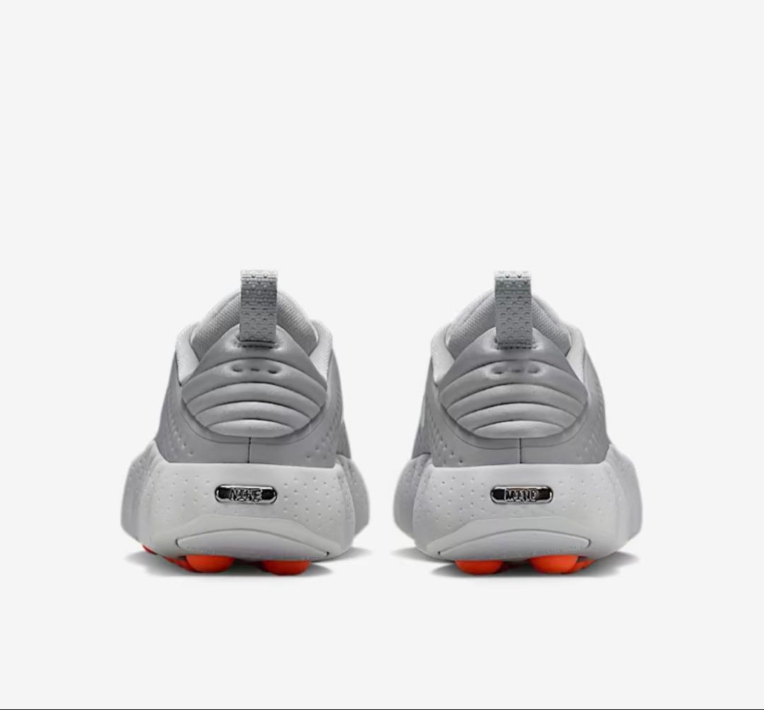 新品未使用　ナイキ　マインド　002 グレー　24.5cm