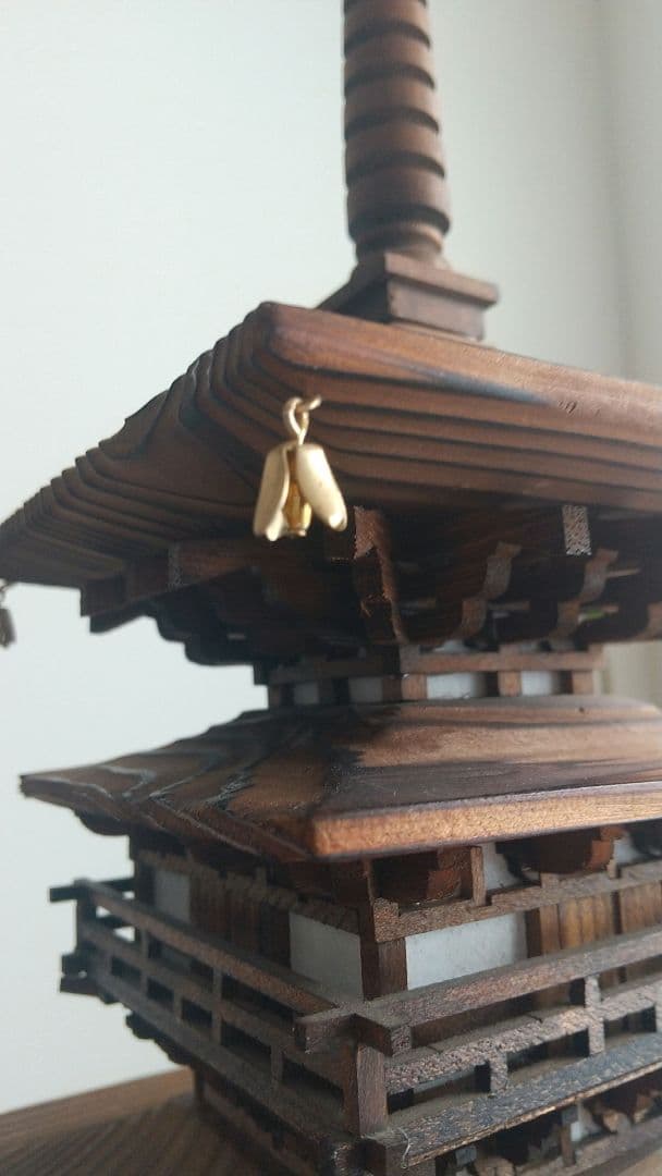 ヴィンテージ　木製　三重塔　高さ約56cm