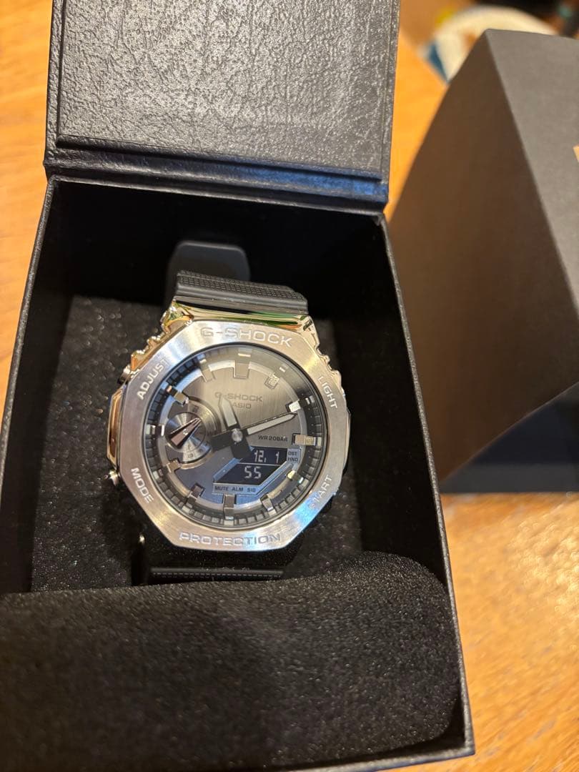 カシオG-SHOCK RESISTシルバー ブラック