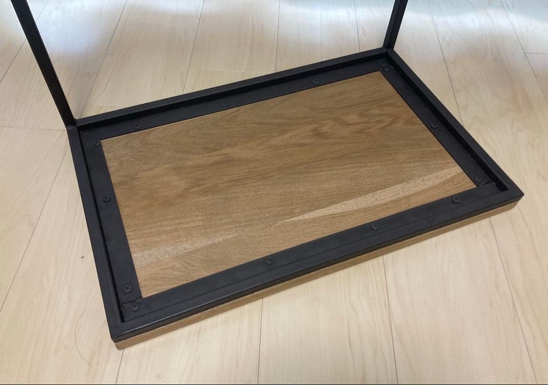 ベルギーブランド STEELE サイドテーブル