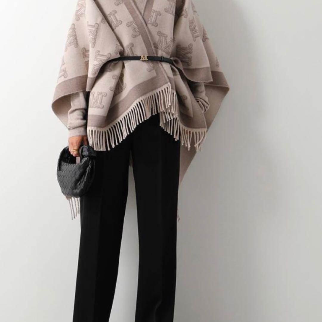 大*生様 Max Mara ベージュ Mロゴ ケープストール フリンジ付き