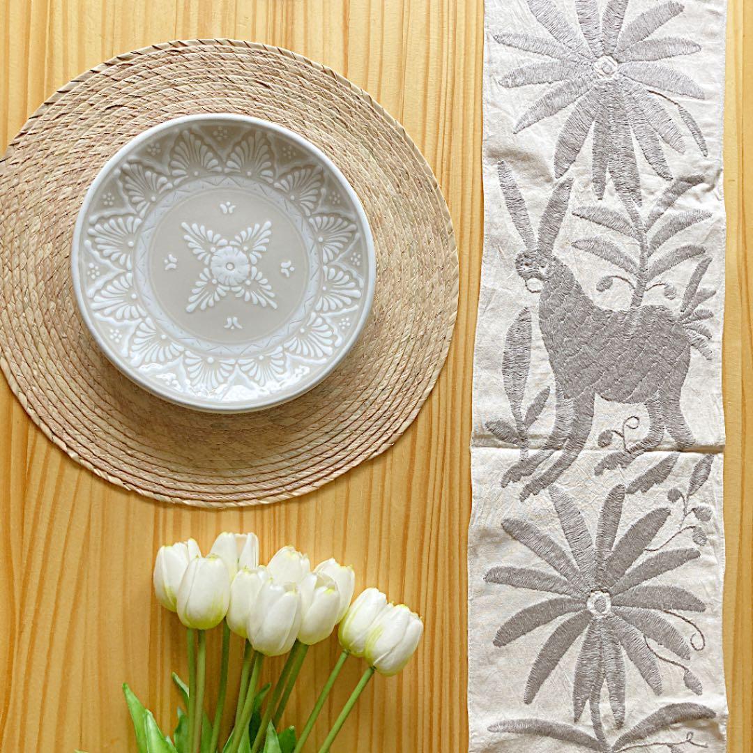 新品＊テーブルランナー＊グレー系＊オトミ刺繍＊メキシコ雑貨＊キッチン＊インテリア