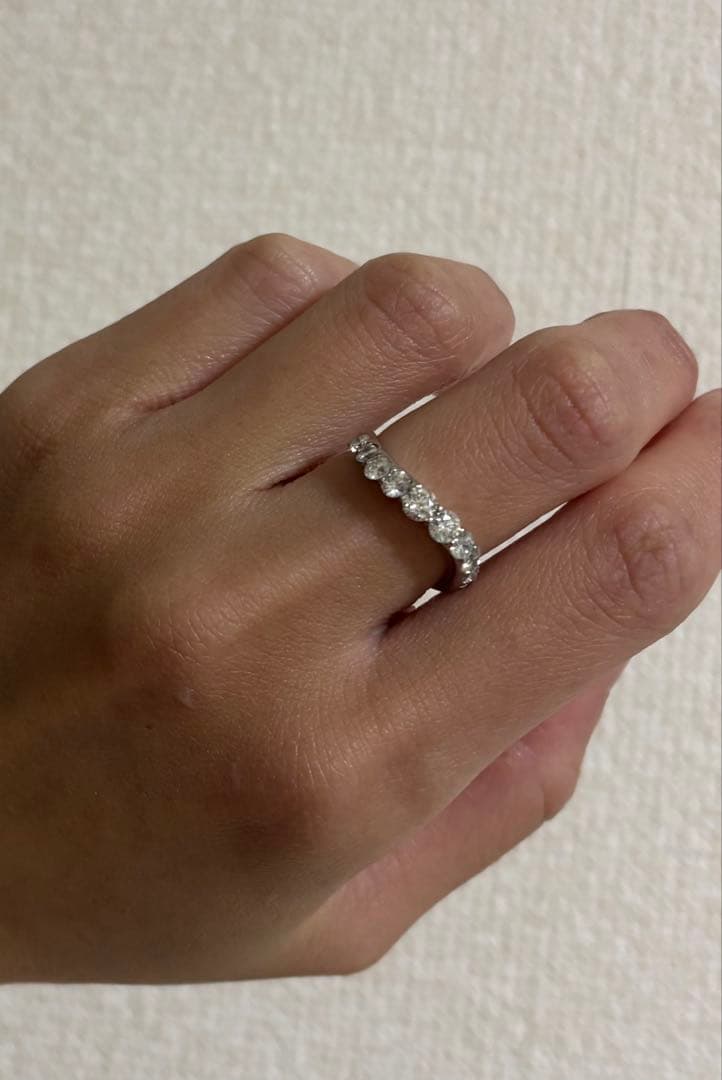 Pt900 0.1ct ハーフエタニティリング