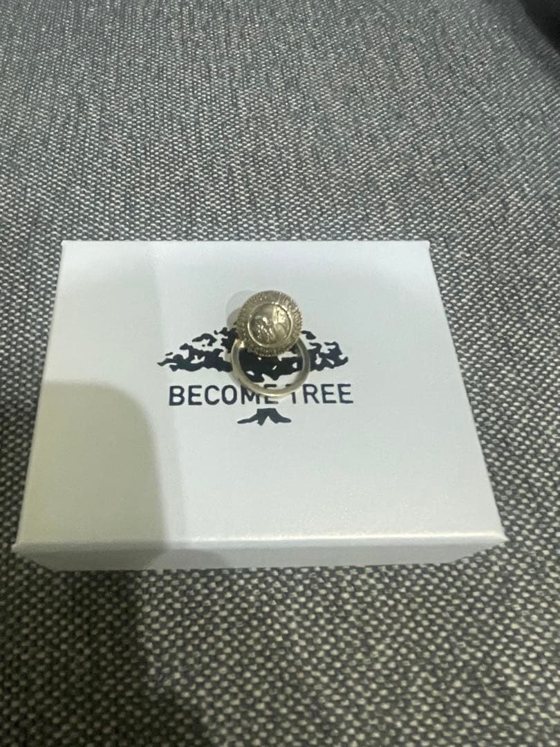 BECOME TREE ピアス