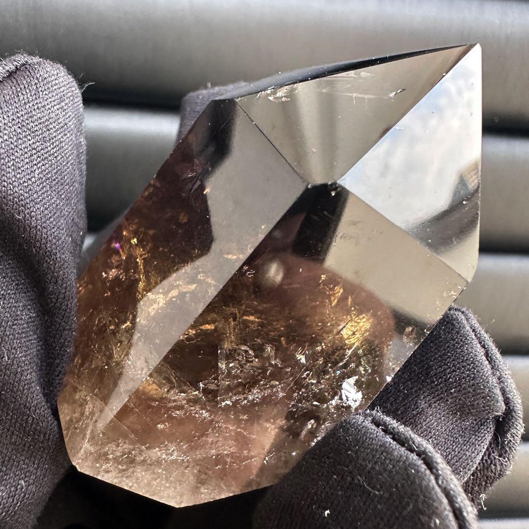 【金運· 魔除】ファントム☆レインボー☆煙水晶スモーキークォーツ六角柱A1532