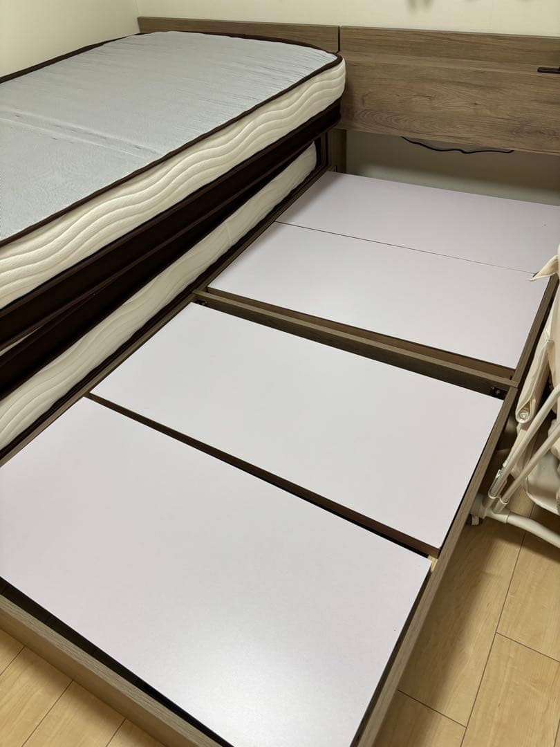 RASIK 木製シングルベッドフレーム USBポート付き