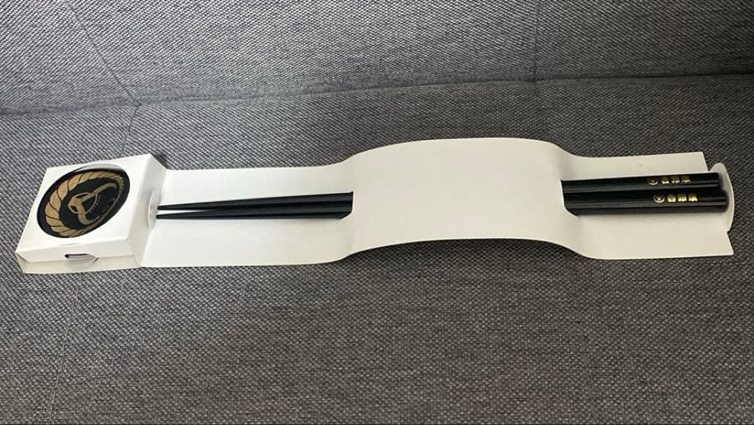 人気の吉野家感謝どんぶり、金茶碗、金湯呑み、レンゲ、箸 吉野家ビッグＢＯＸ入り