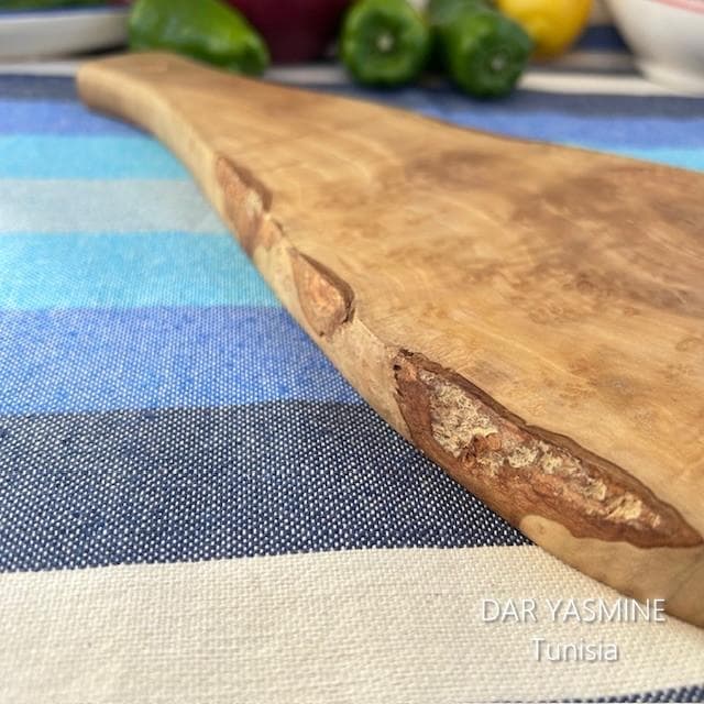 オリーブの木　カッティングボード　持ち手あり　ちょっぴり変形ラケット　約34cm