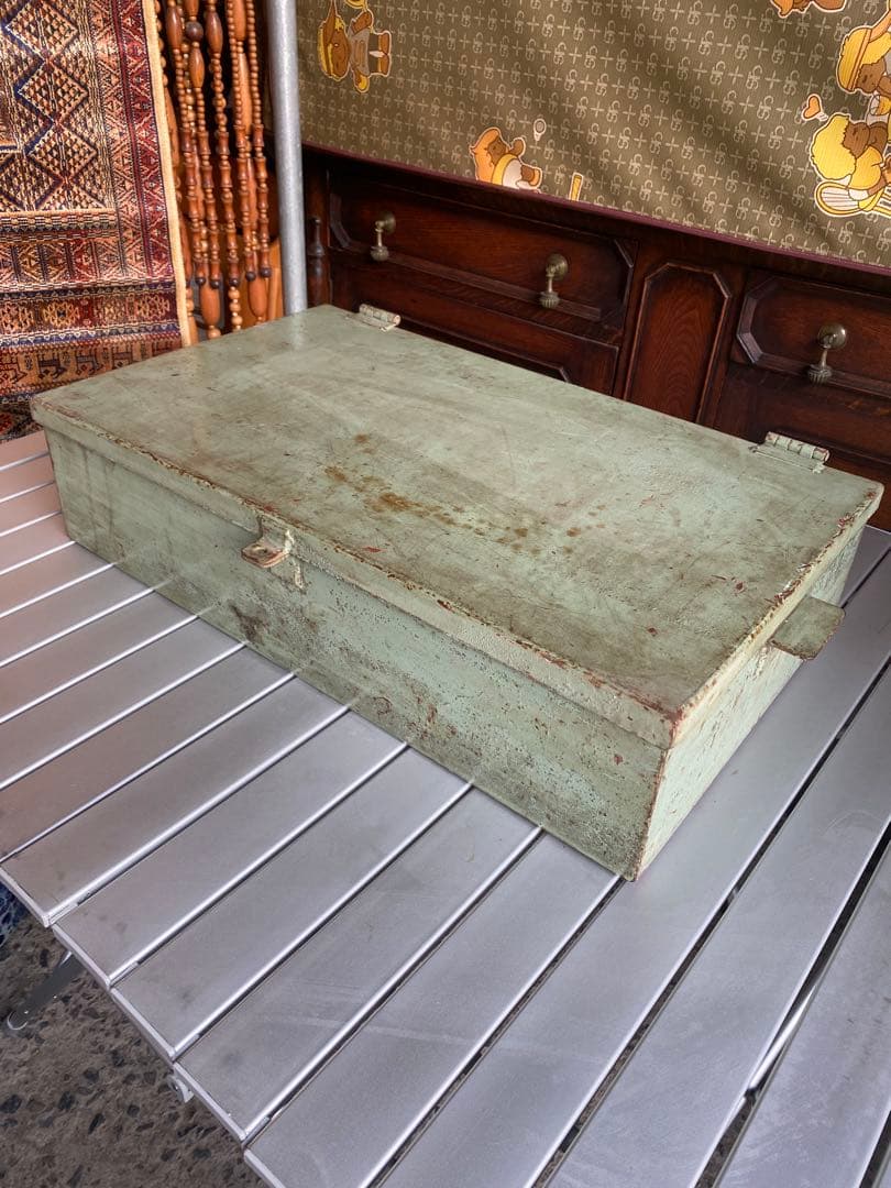 鉄製　ツールボックス　工具箱　メタルボックス　缶　ブリキ　アンティーク　レトロ