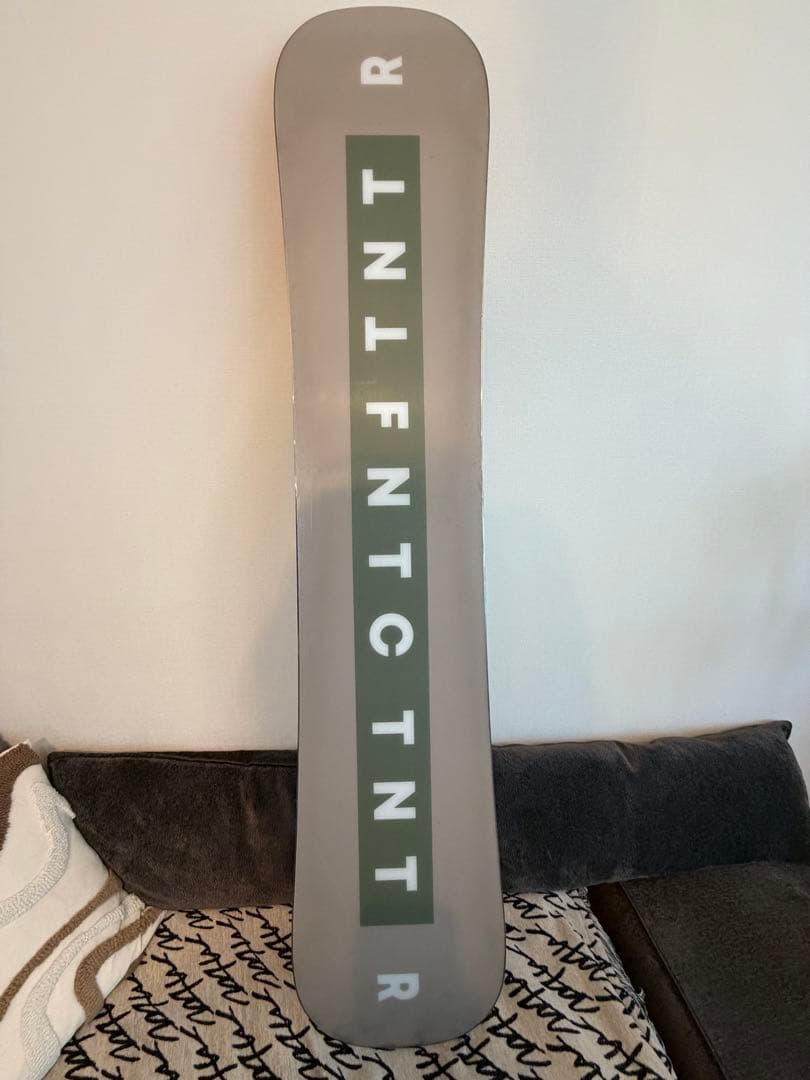 FNTC TNTR 24-25 150 スノーボード ベージュ