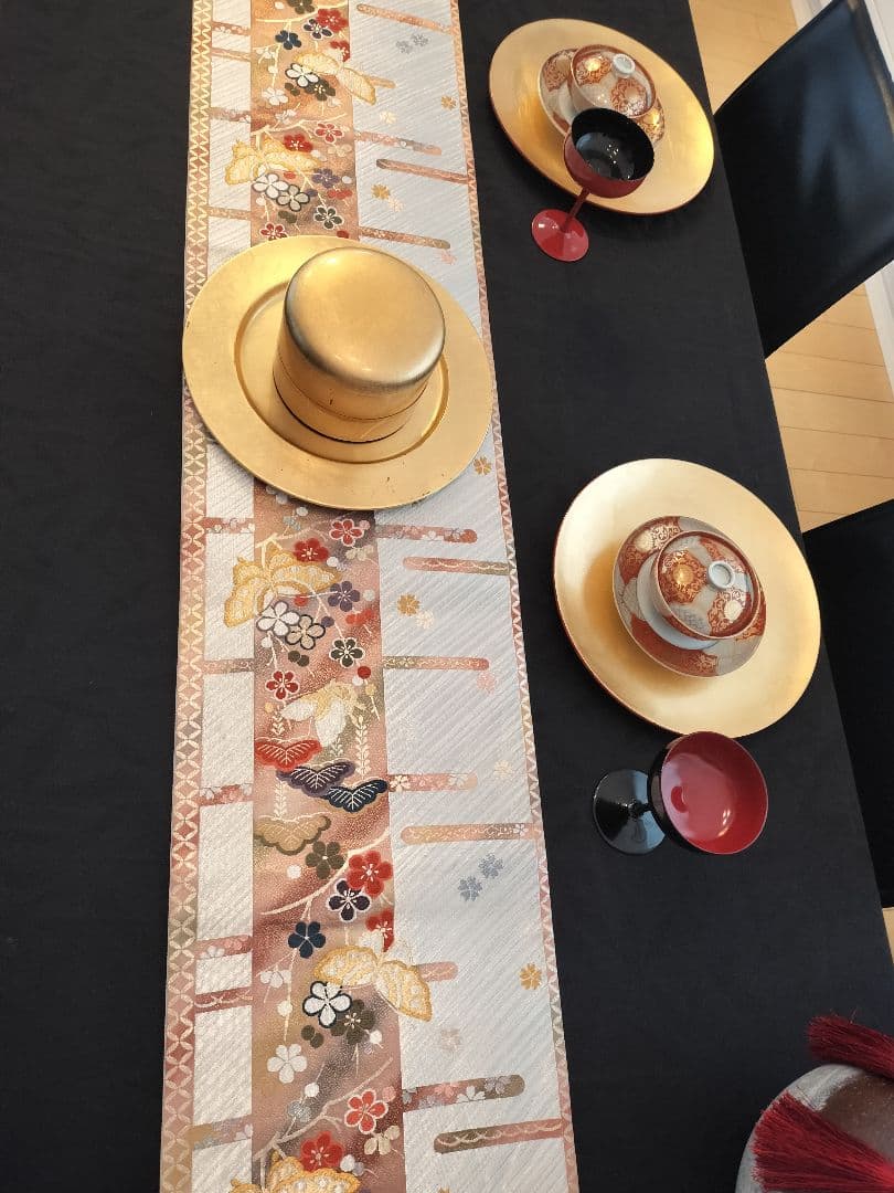A904★高級‼️豪華刺繍‼️袋帯テーブルランナー2m12cm　リバーシブル