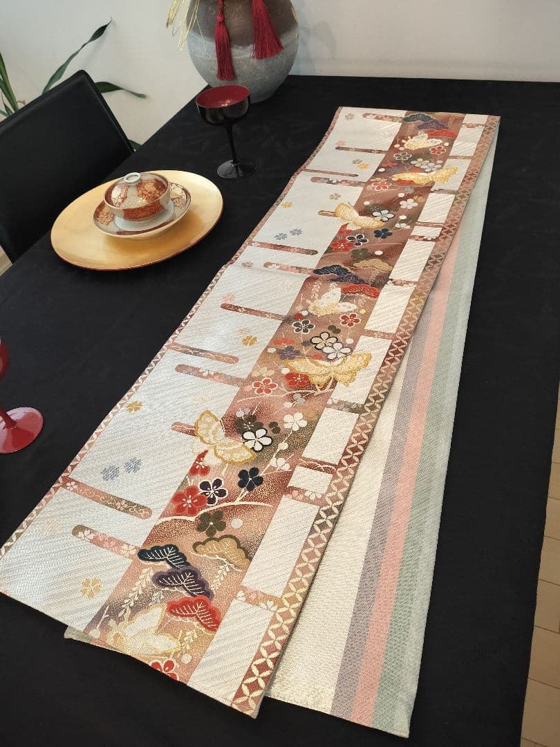 A904★高級‼️豪華刺繍‼️袋帯テーブルランナー2m12cm　リバーシブル