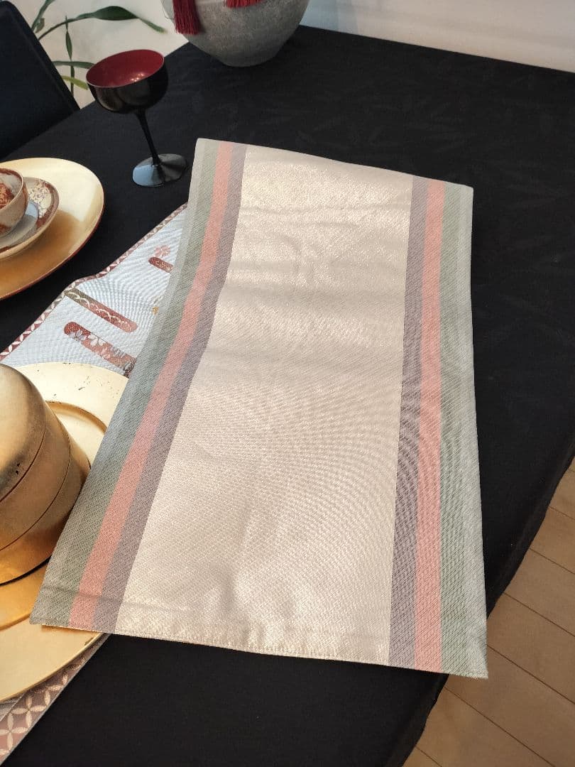 A904★高級‼️豪華刺繍‼️袋帯テーブルランナー2m12cm　リバーシブル
