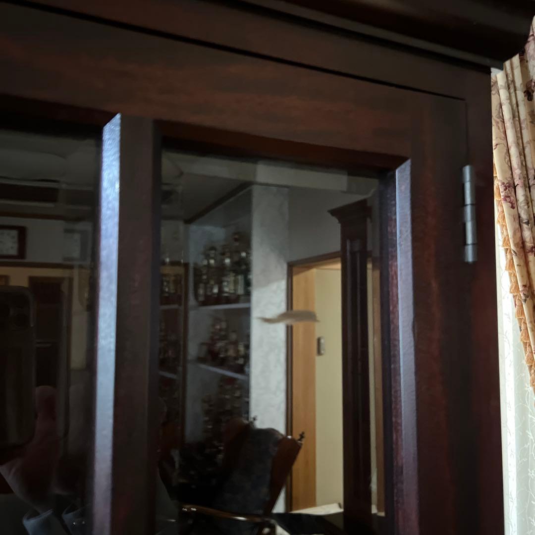 木製ガラス扉キャビネット