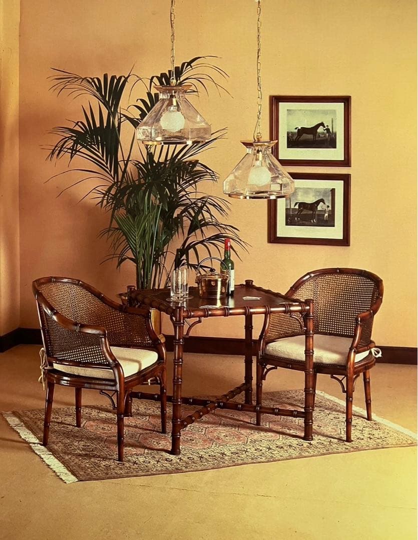 高級家具　バロッサバレンティ　テーブル　インテリア　小物