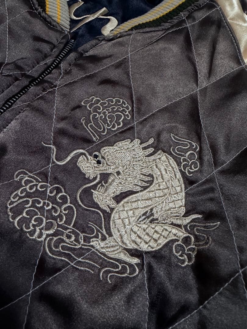 ２面用 DRAGON 龍虎 日本限定 スカジャン unisex サテン 美品