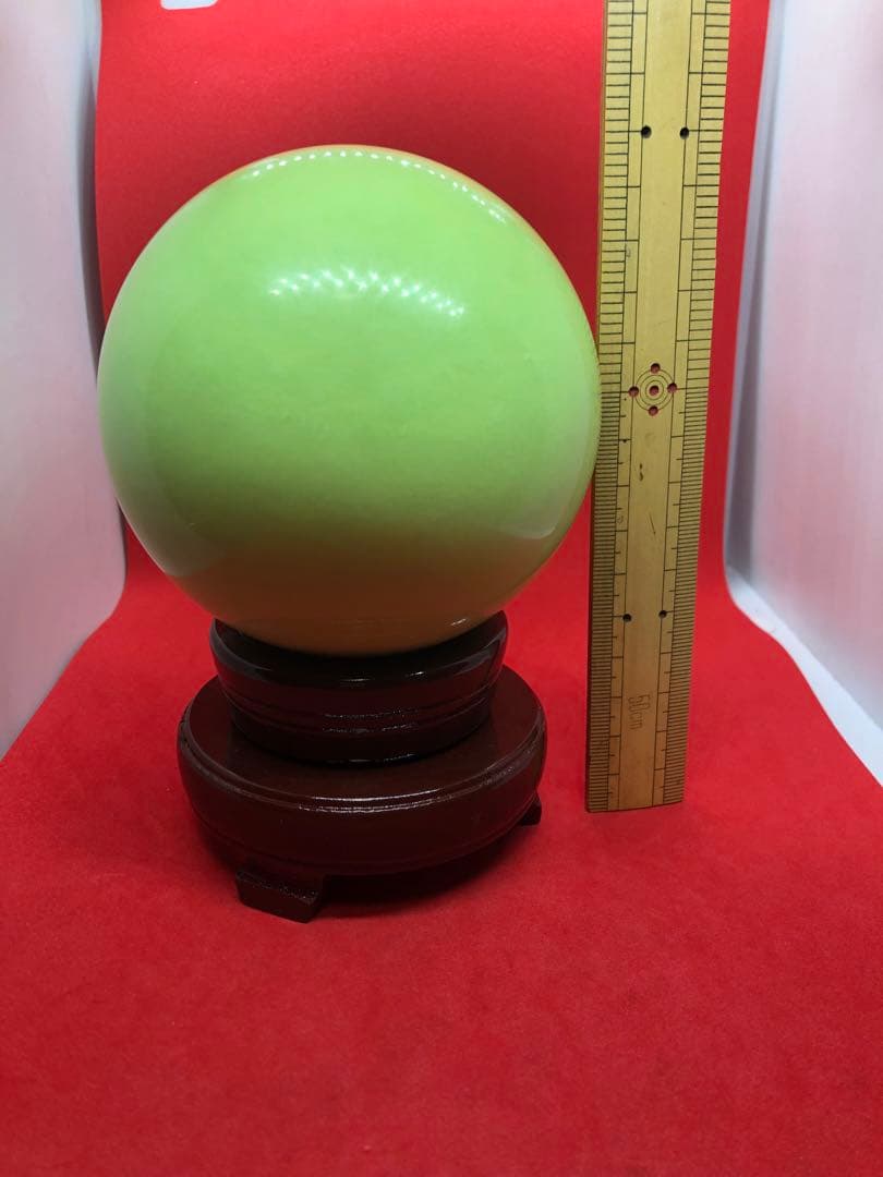超綺麗不思議な緑夜光丸玉 10cm回転可能な木製の台座付き2075-1/4