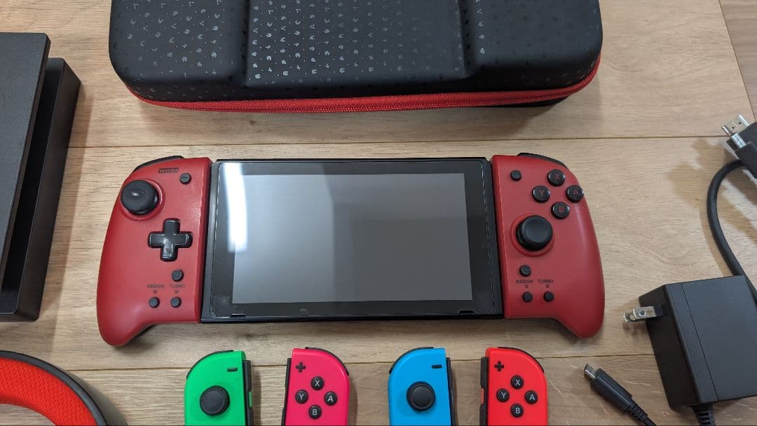 E*r様 Nintendo Switch 本体、ジョイコン4つ、ソフト、その他【