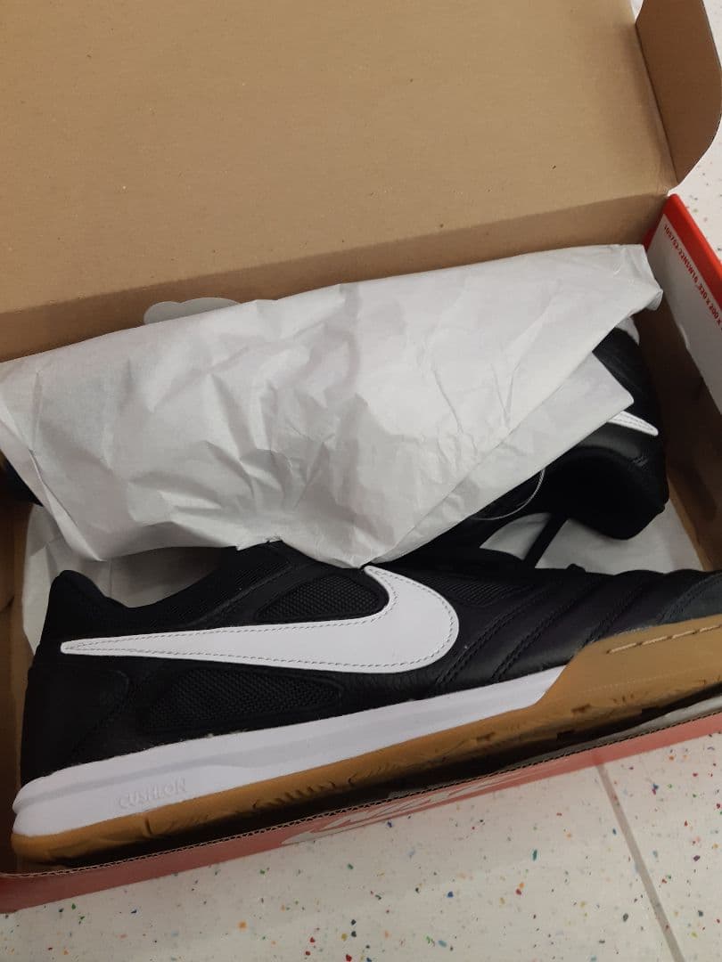 新品・未使用　NIKE GATO 28.0cm