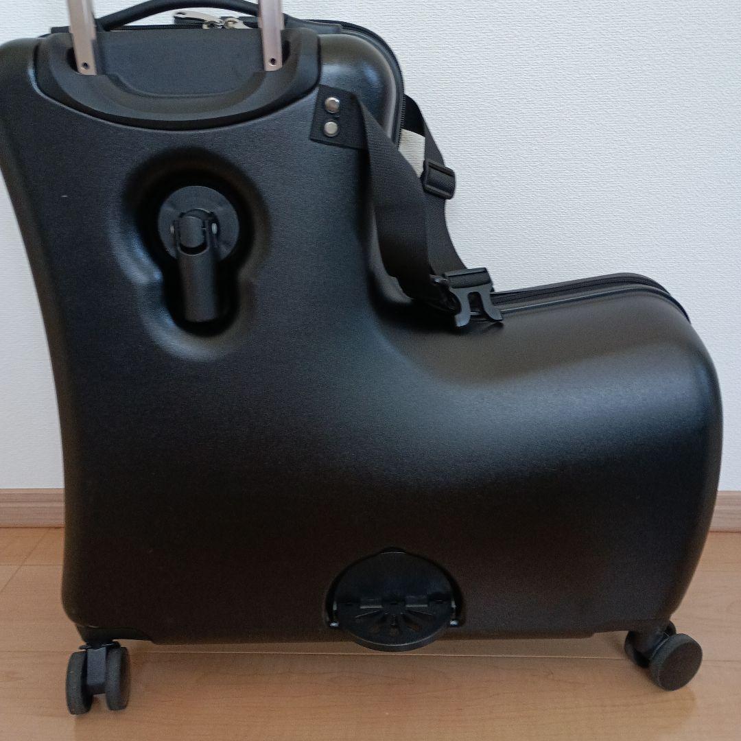 子供が乗れるキャリーケース黒 キッズトラベル　キャリーケースM